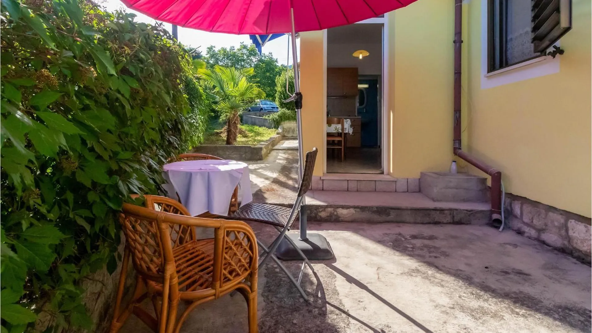 Amazing Apartment In Ika With Kitchen